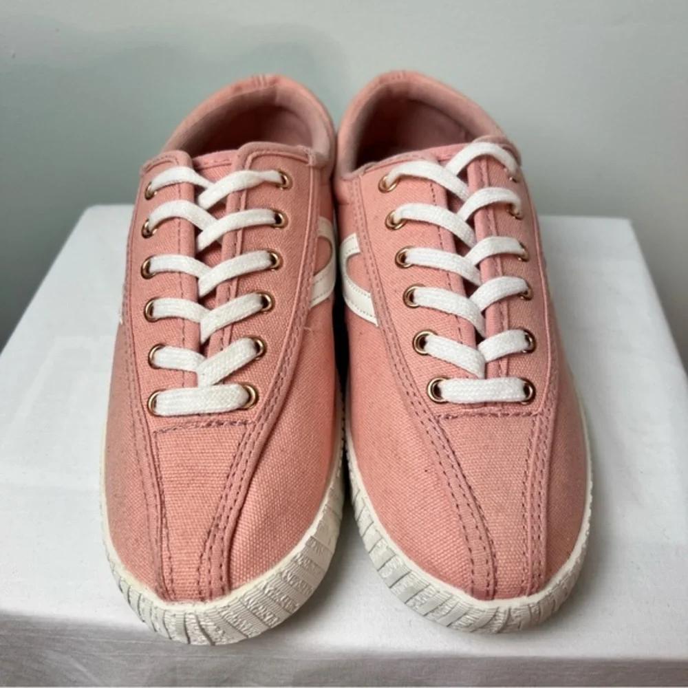 Tretorn Pink Canvas Sneakers | Women's Size 6.5